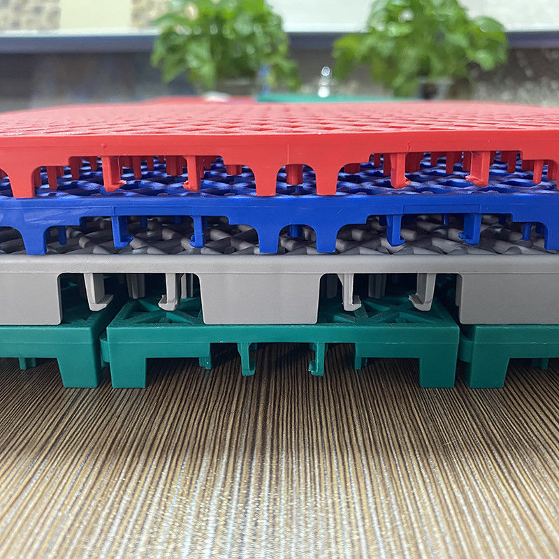 أزرق PP التربة الرياضية المتداخلة 3.5mm 4.5mm 6mm أرضيات الرياضة الخارجية المتداخلة