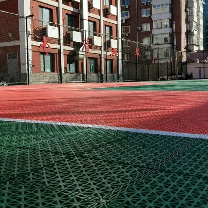 أزرق PP التربة الرياضية المتداخلة 3.5mm 4.5mm 6mm أرضيات الرياضة الخارجية المتداخلة