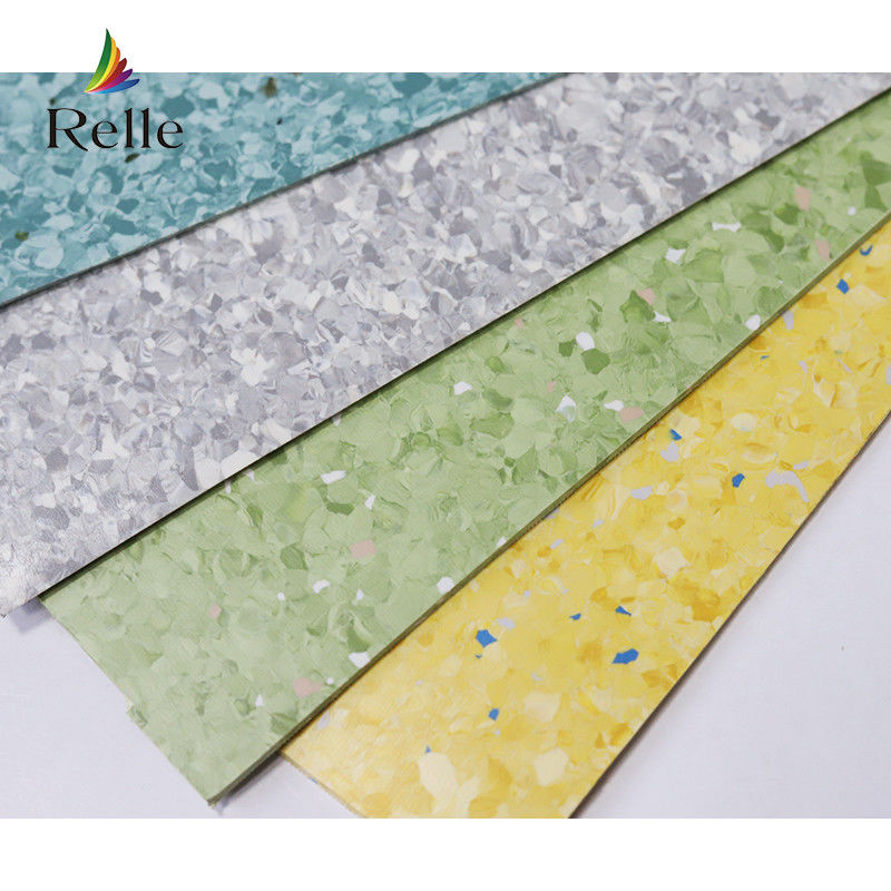 طلاء PUR Relle مخزون الكثير من PVC صديقة للبيئة البيج الخفيف الفينيل الأرضية المضادة للثبات للمختبر